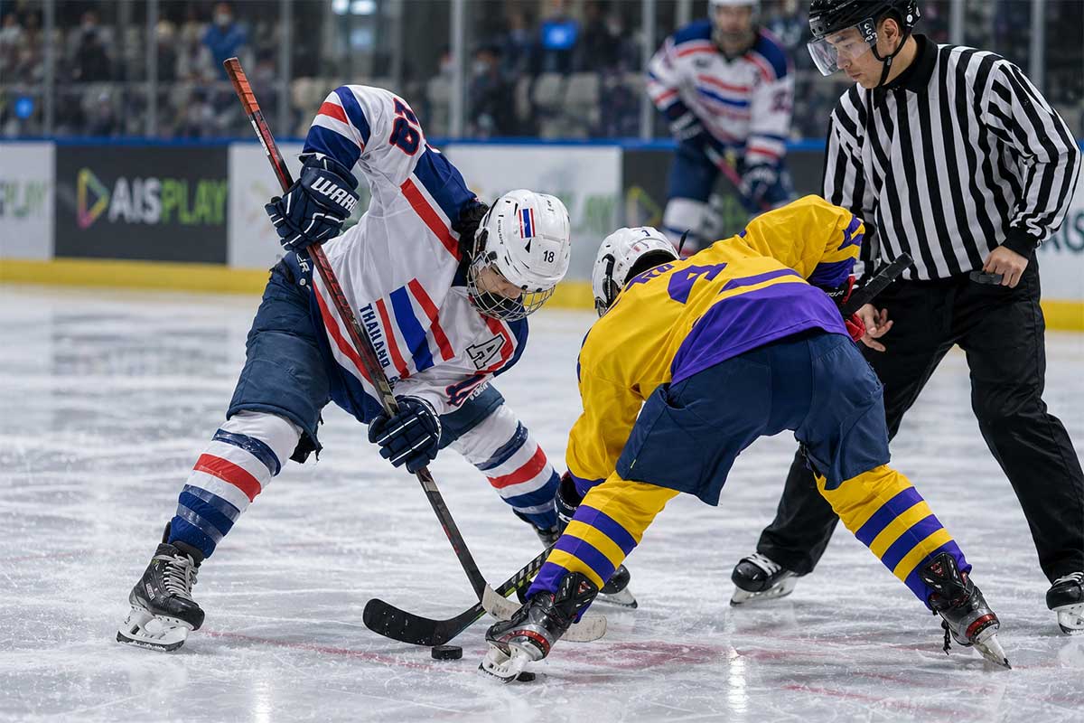 ICE HOCKEY